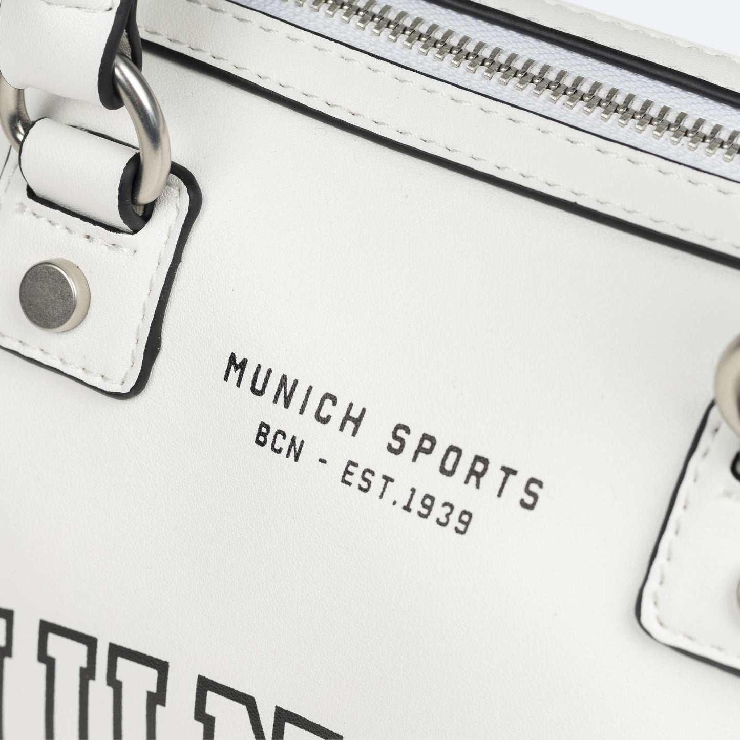 Munich 7113304 Court Crossbody Barrel White