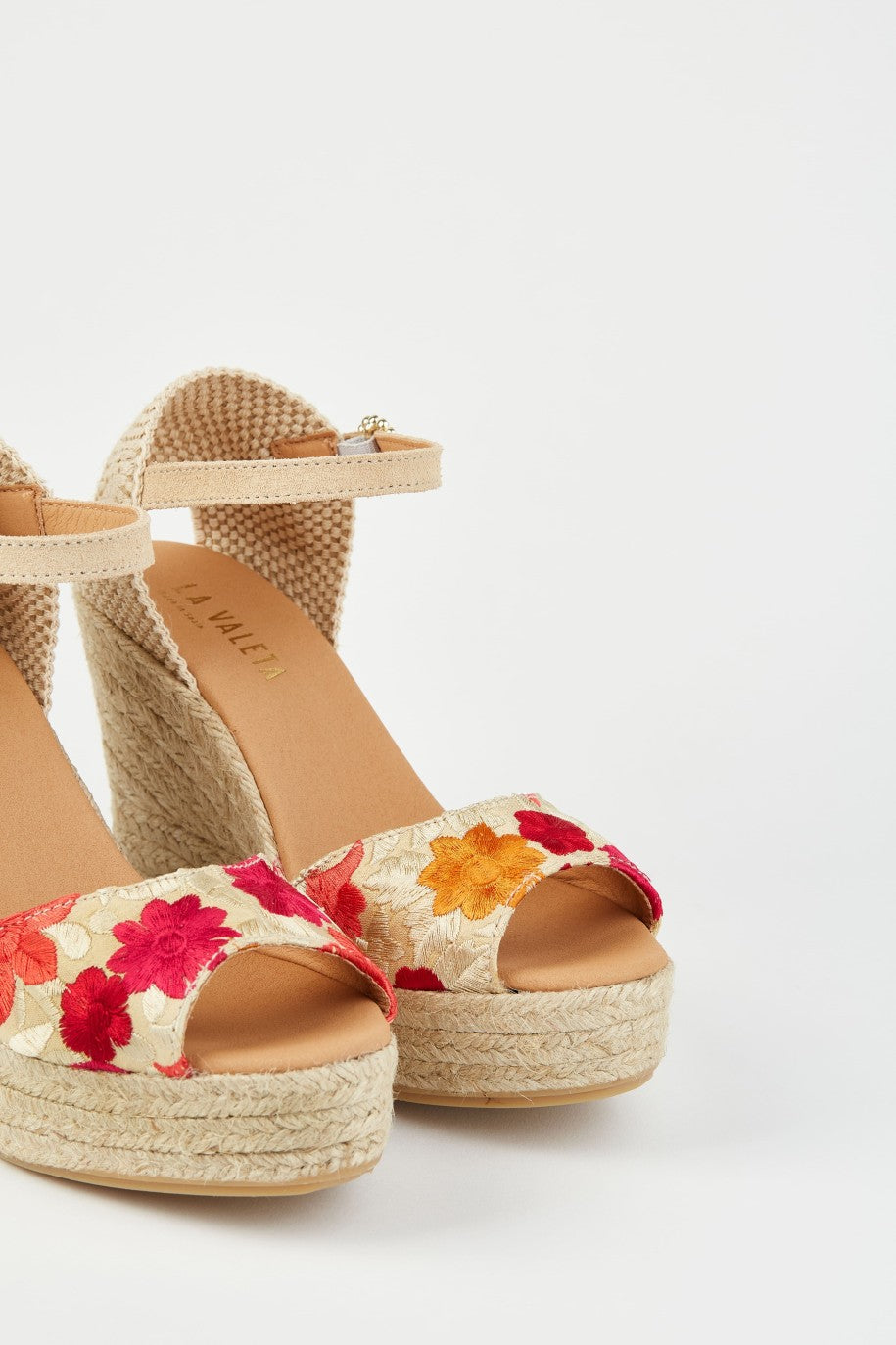 La Valeta Camelia Peep Toe Beige