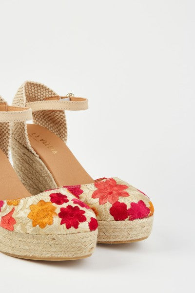 La Valeta Camelia Beige