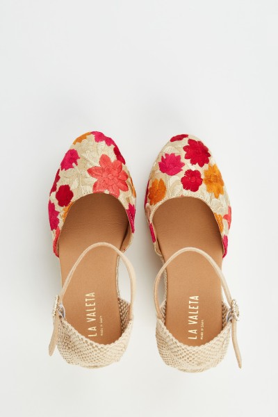 La Valeta Camelia Beige