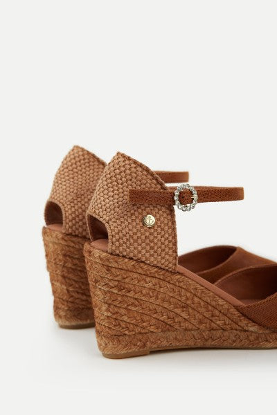 Valletta Leticia Caramel
