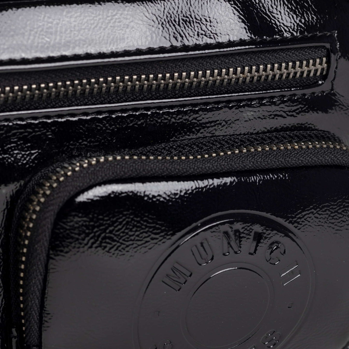 Munich 7113436 Mh Fw25 Crossbody Camera Black