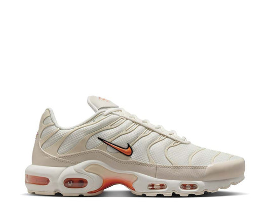 AirMaxPlus_DM0032-019